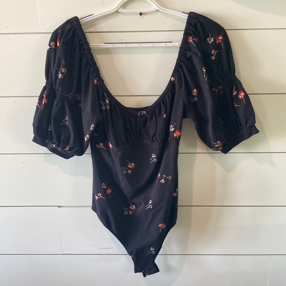 FREE PEOPLE. Short sleeve body suit.